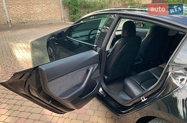 Седан Tesla Model 3 2020 в Ирпене