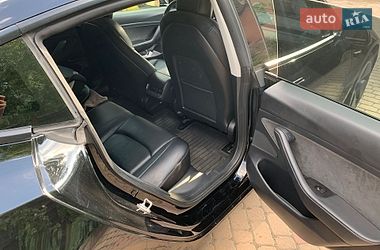 Седан Tesla Model 3 2020 в Ирпене
