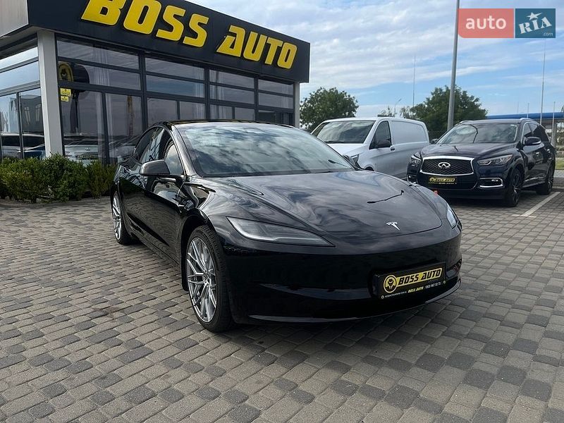 Tesla Model 3 2024