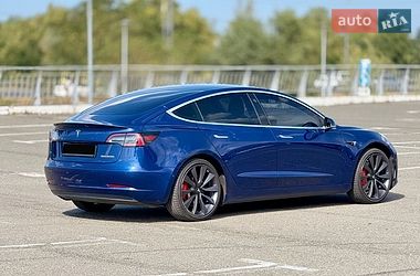 Седан Tesla Model 3 2019 в Киеве