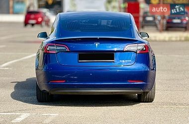 Седан Tesla Model 3 2019 в Киеве