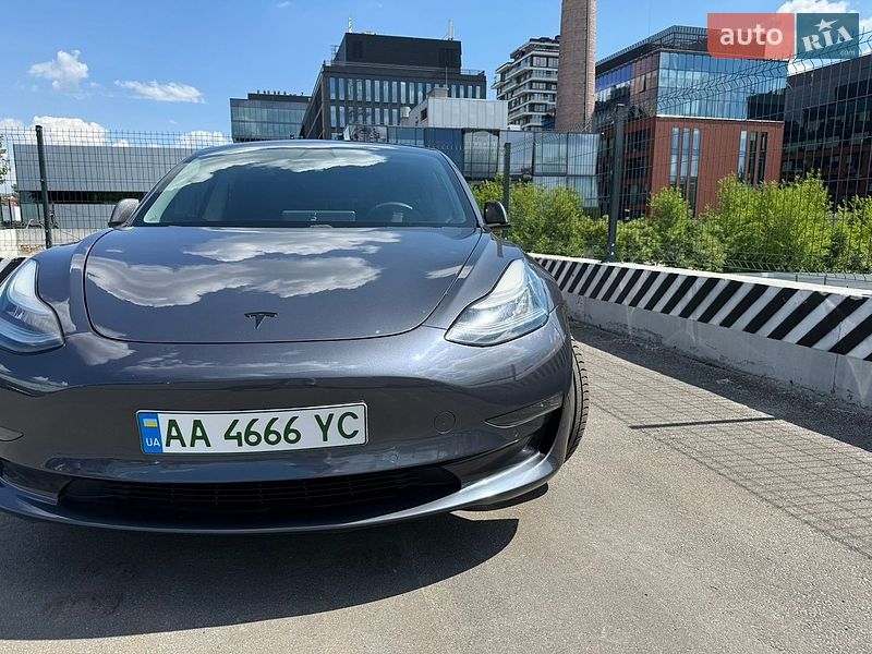 Седан Tesla Model 3 2020 в Киеве