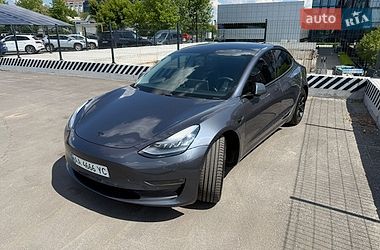 Седан Tesla Model 3 2020 в Киеве