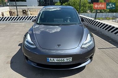 Седан Tesla Model 3 2020 в Киеве
