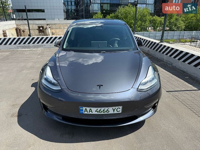 Седан Tesla Model 3 2020 в Киеве