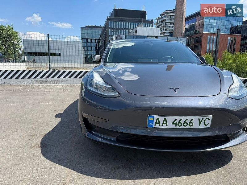 Седан Tesla Model 3 2020 в Киеве