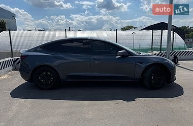 Седан Tesla Model 3 2020 в Киеве