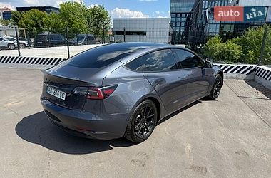 Седан Tesla Model 3 2020 в Киеве