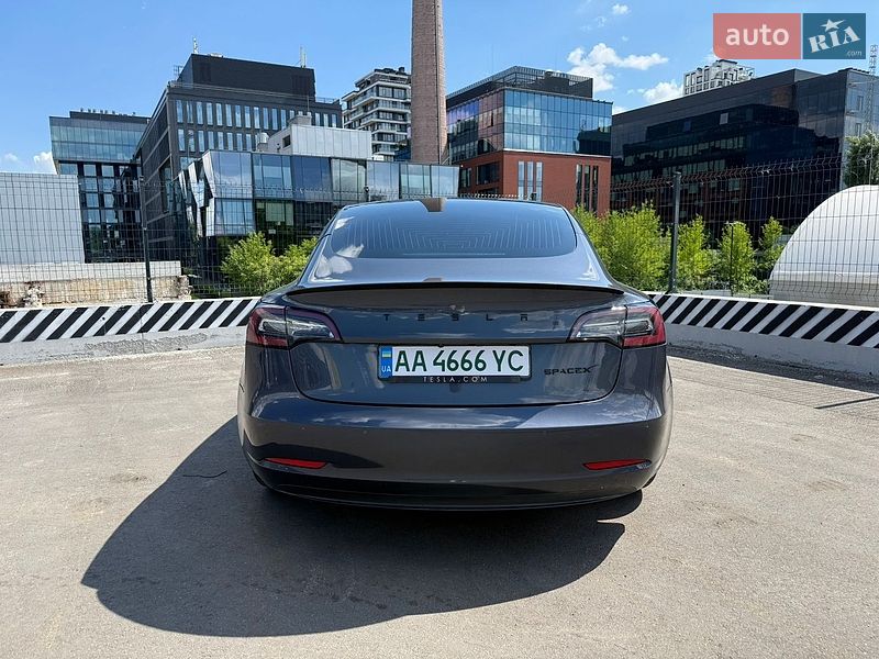 Седан Tesla Model 3 2020 в Киеве