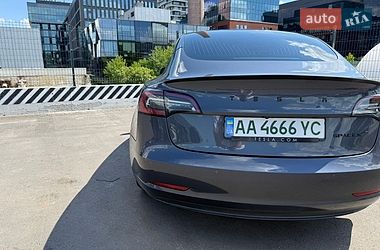 Седан Tesla Model 3 2020 в Киеве
