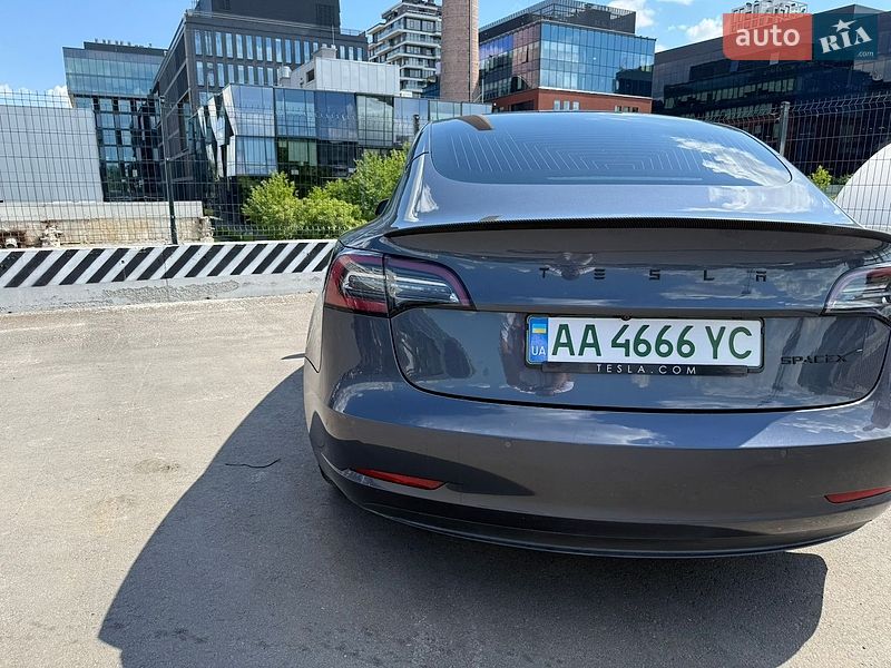 Седан Tesla Model 3 2020 в Киеве