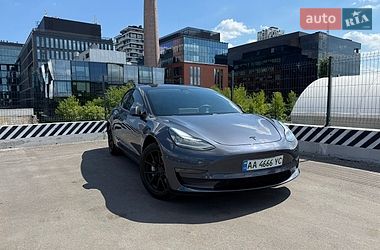 Седан Tesla Model 3 2020 в Киеве