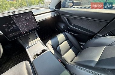 Седан Tesla Model 3 2020 в Киеве