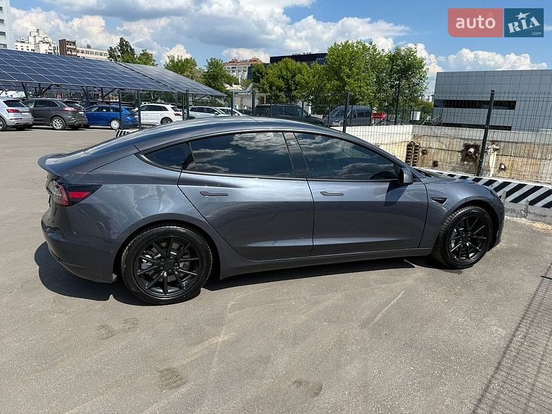 Седан Tesla Model 3 2020 в Киеве