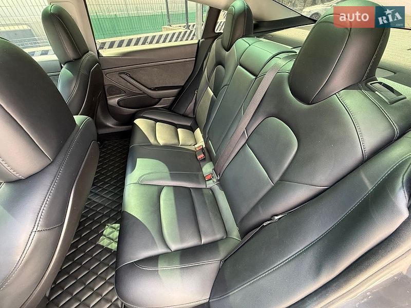 Седан Tesla Model 3 2020 в Киеве