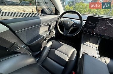 Седан Tesla Model 3 2020 в Киеве