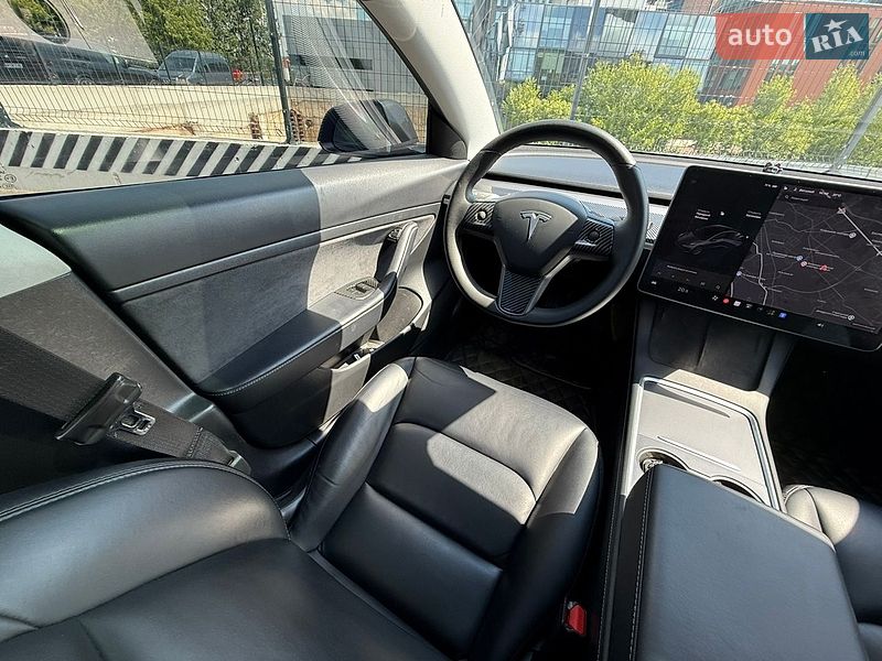 Седан Tesla Model 3 2020 в Киеве