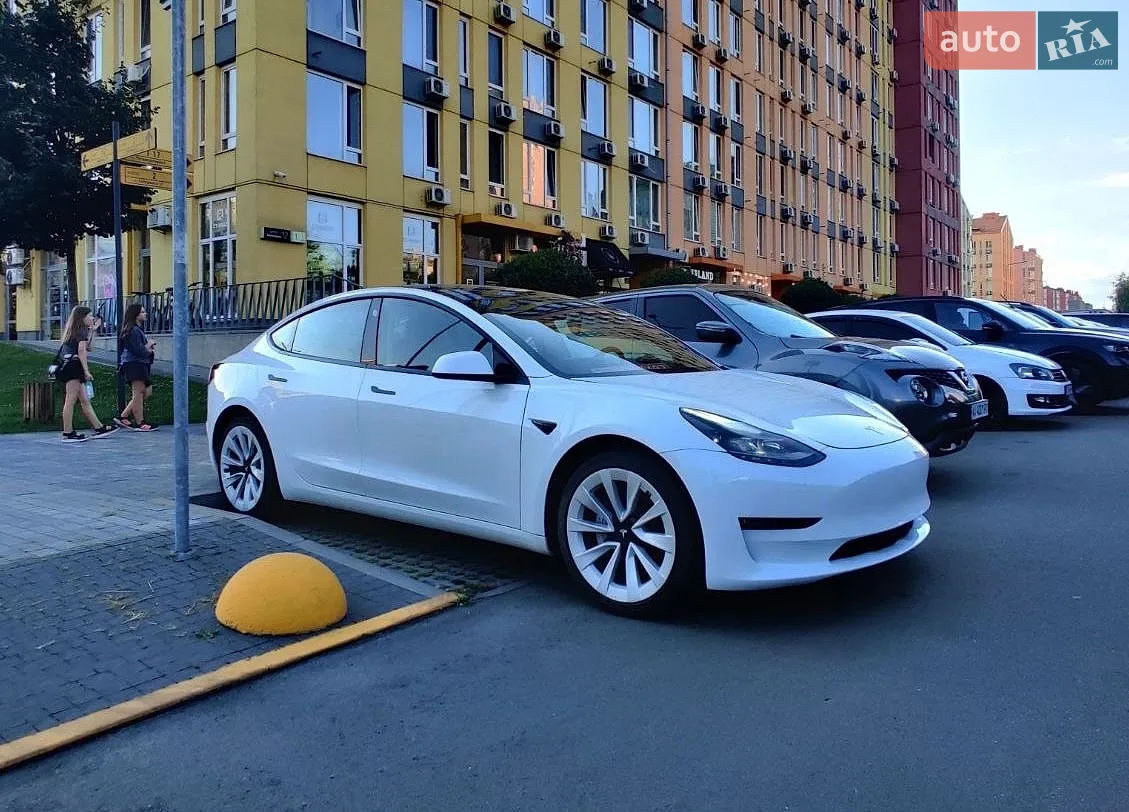 2022 Tesla Model 3 - фото 1
