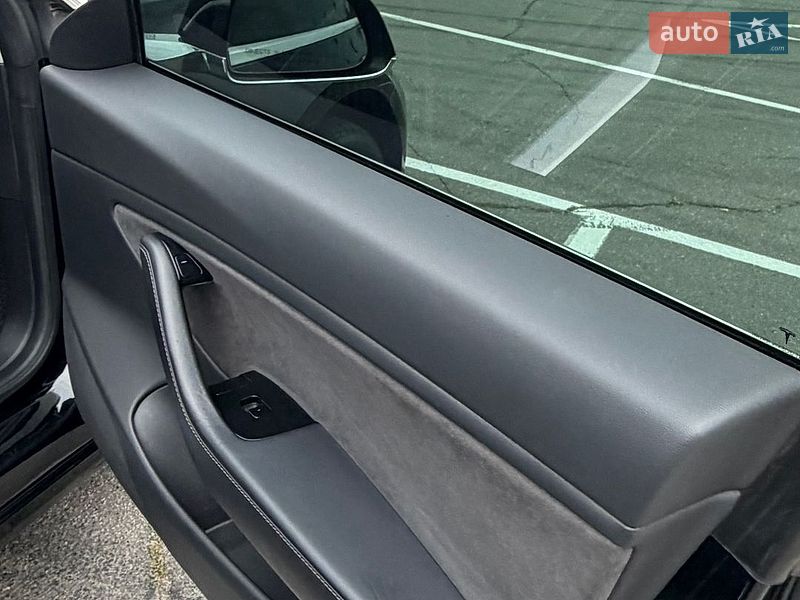 Седан Tesla Model 3 2019 в Дніпрі