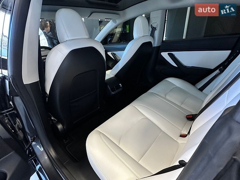 Седан Tesla Model 3 2018 в Одессе