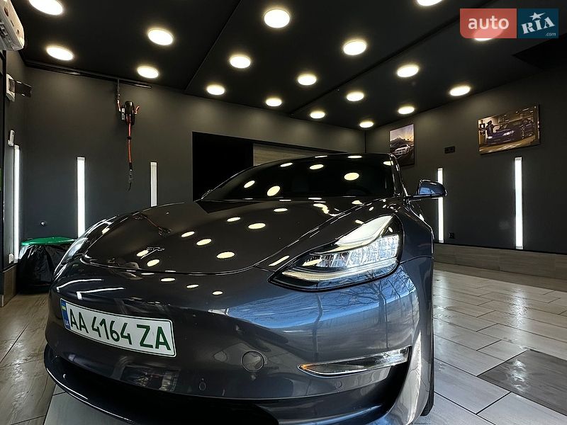 Седан Tesla Model 3 2018 в Одессе