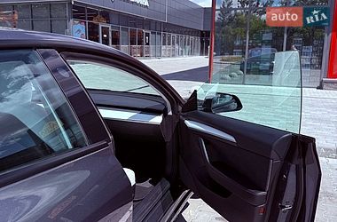 Седан Tesla Model 3 2022 в Львові
