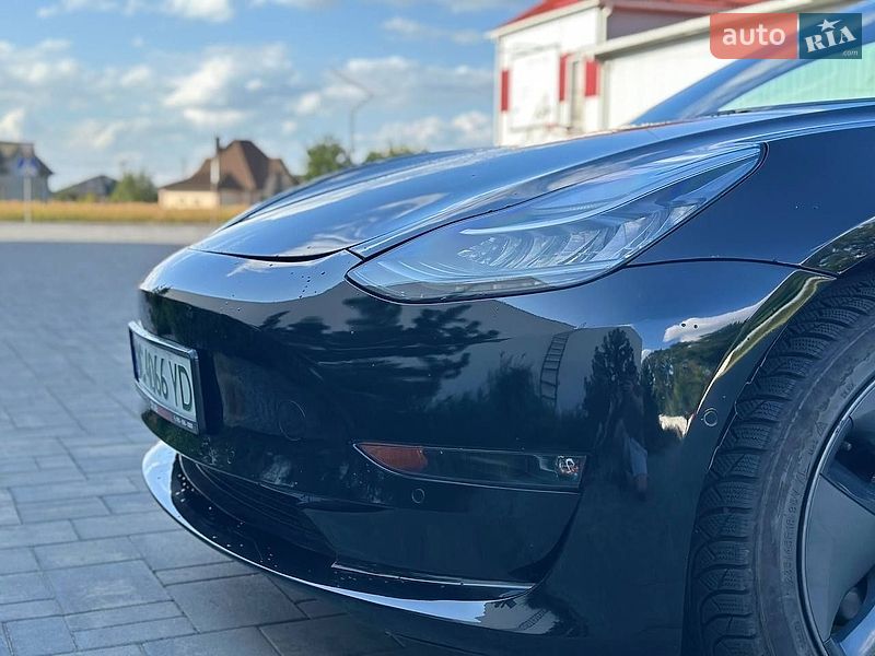 Седан Tesla Model 3 2019 в Луцьку