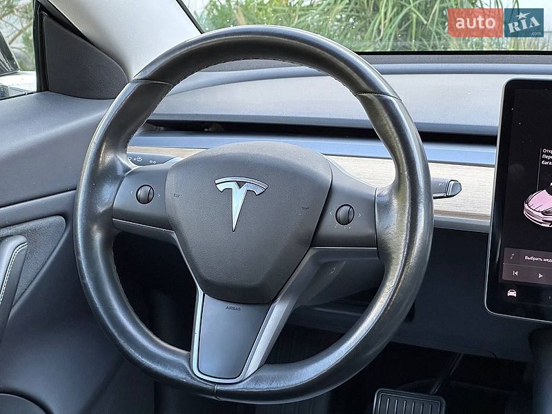 Седан Tesla Model 3 2019 в Луцьку