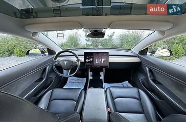 Седан Tesla Model 3 2019 в Луцьку