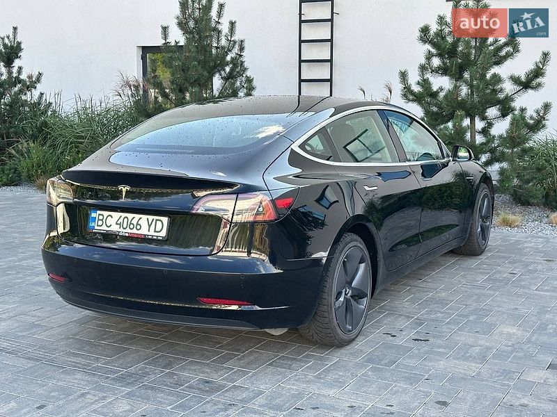 Седан Tesla Model 3 2019 в Луцьку