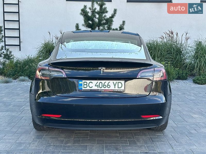 Седан Tesla Model 3 2019 в Луцьку