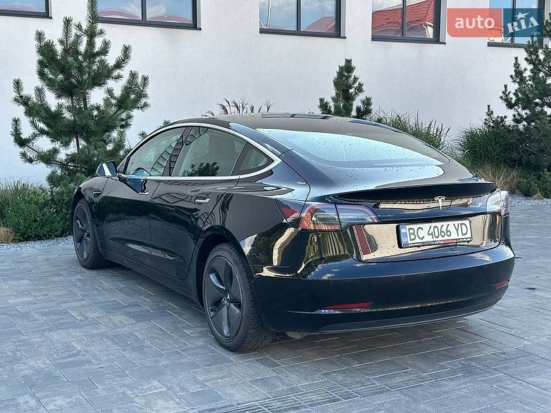 Седан Tesla Model 3 2019 в Луцьку