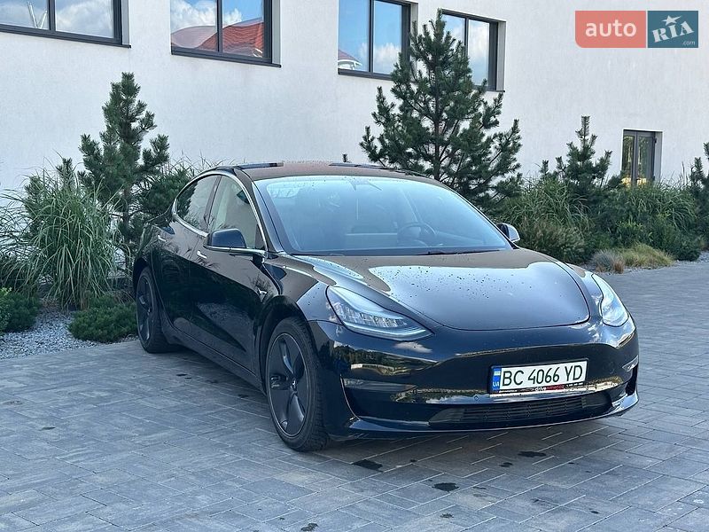 Седан Tesla Model 3 2019 в Луцьку