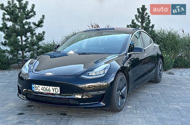 Седан Tesla Model 3 2019 в Луцке