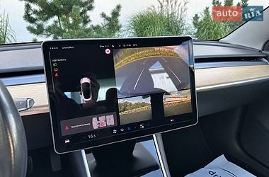 Седан Tesla Model 3 2019 в Луцьку