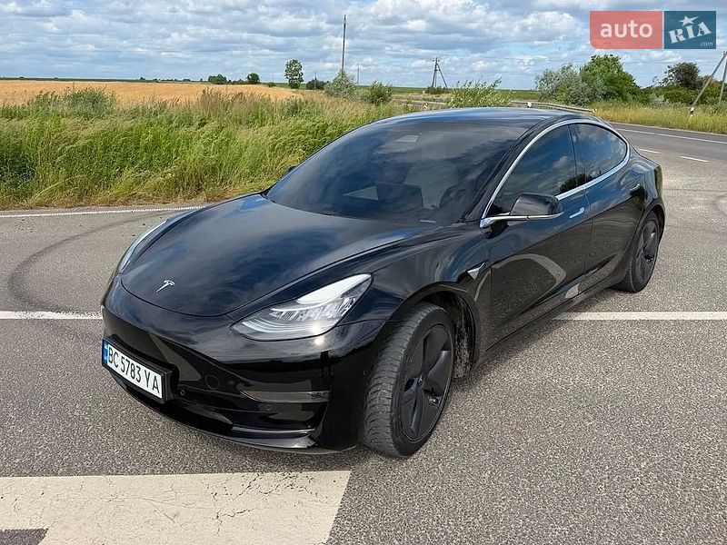 Седан Tesla Model 3 2020 в Львове