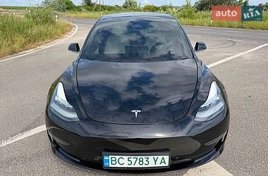 Седан Tesla Model 3 2020 в Львове