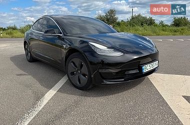 Седан Tesla Model 3 2020 в Львове
