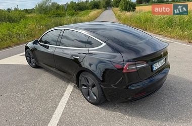 Седан Tesla Model 3 2020 в Львове