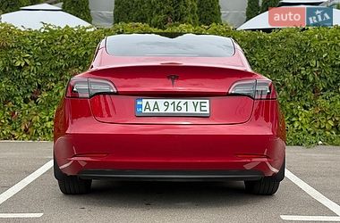 Седан Tesla Model 3 2023 в Киеве