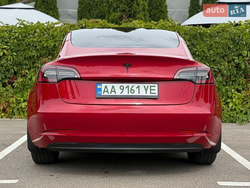 Седан Tesla Model 3 2023 в Киеве