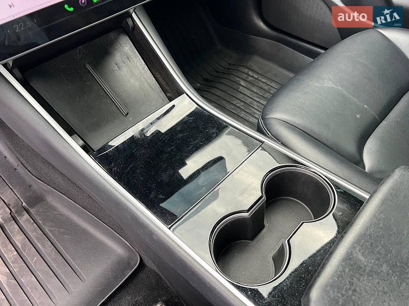Седан Tesla Model 3 2020 в Львове фото 31 Седан Tesla Model 3 2020 в Львове