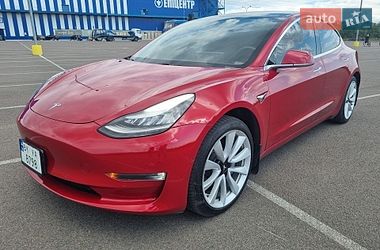 Седан Tesla Model 3 2019 в Рівному