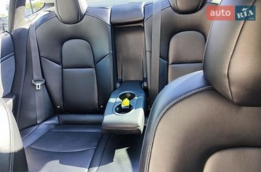 Седан Tesla Model 3 2017 в Львові