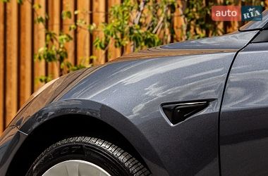 Седан Tesla Model 3 2022 в Львове