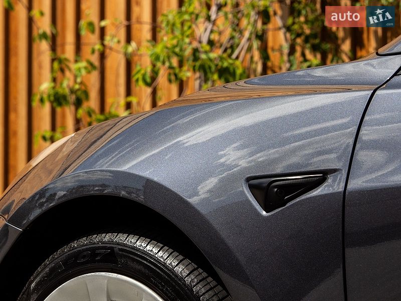 Седан Tesla Model 3 2022 в Львове