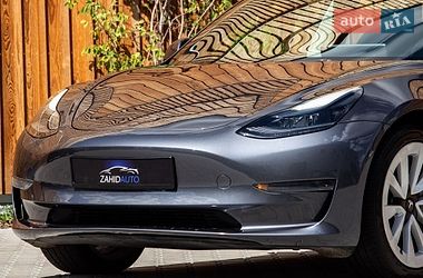 Седан Tesla Model 3 2022 в Львове