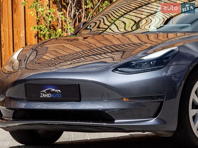 Седан Tesla Model 3 2022 в Львове