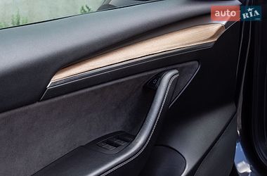 Седан Tesla Model 3 2022 в Львове