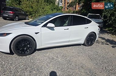 Седан Tesla Model 3 2024 в Тернополе